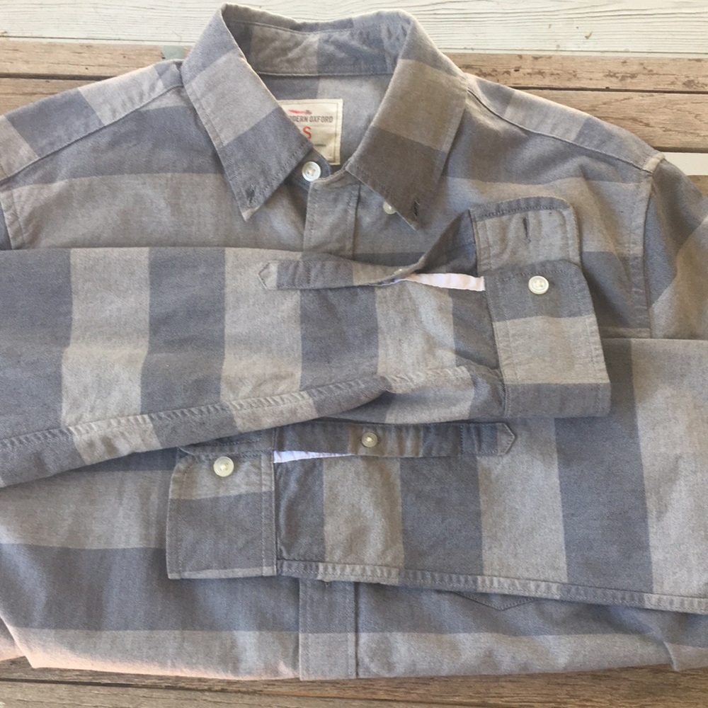 NWOT. Men’s Gap Modern Oxford Button Down, S